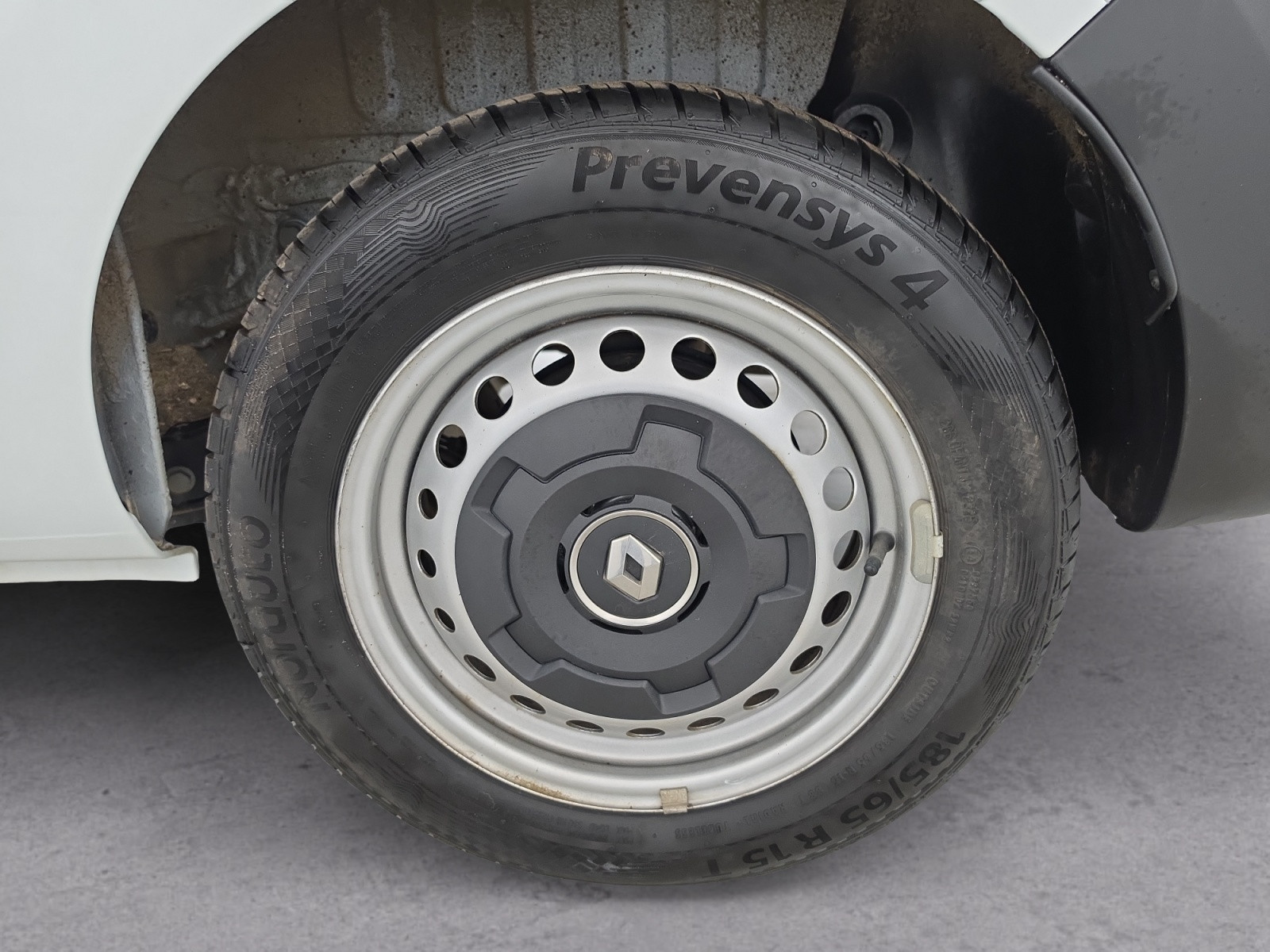 Vente en ligne Renault Express Van  BLUE DCI 95 - 22 au prix de 15 290 €