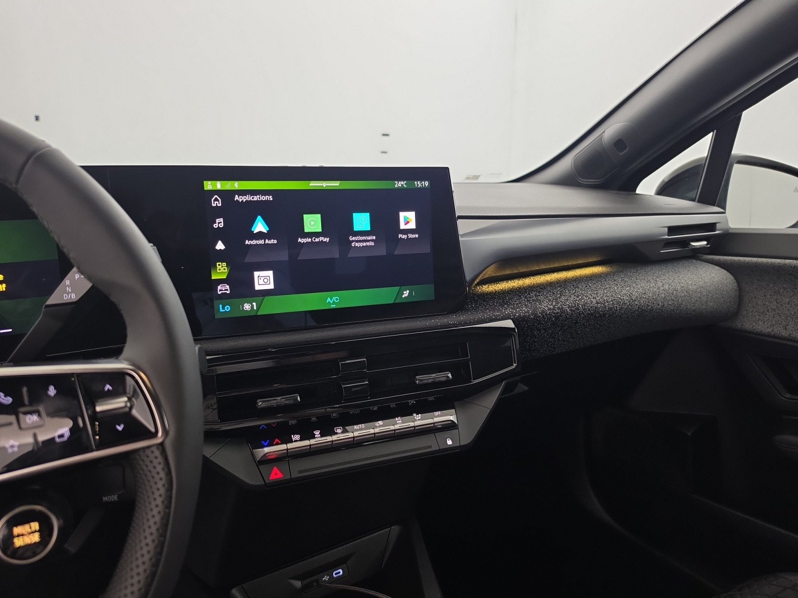Vente en ligne Renault Clio 6 Clio E-Tech full hybrid 160 ch au prix de 26 490 €