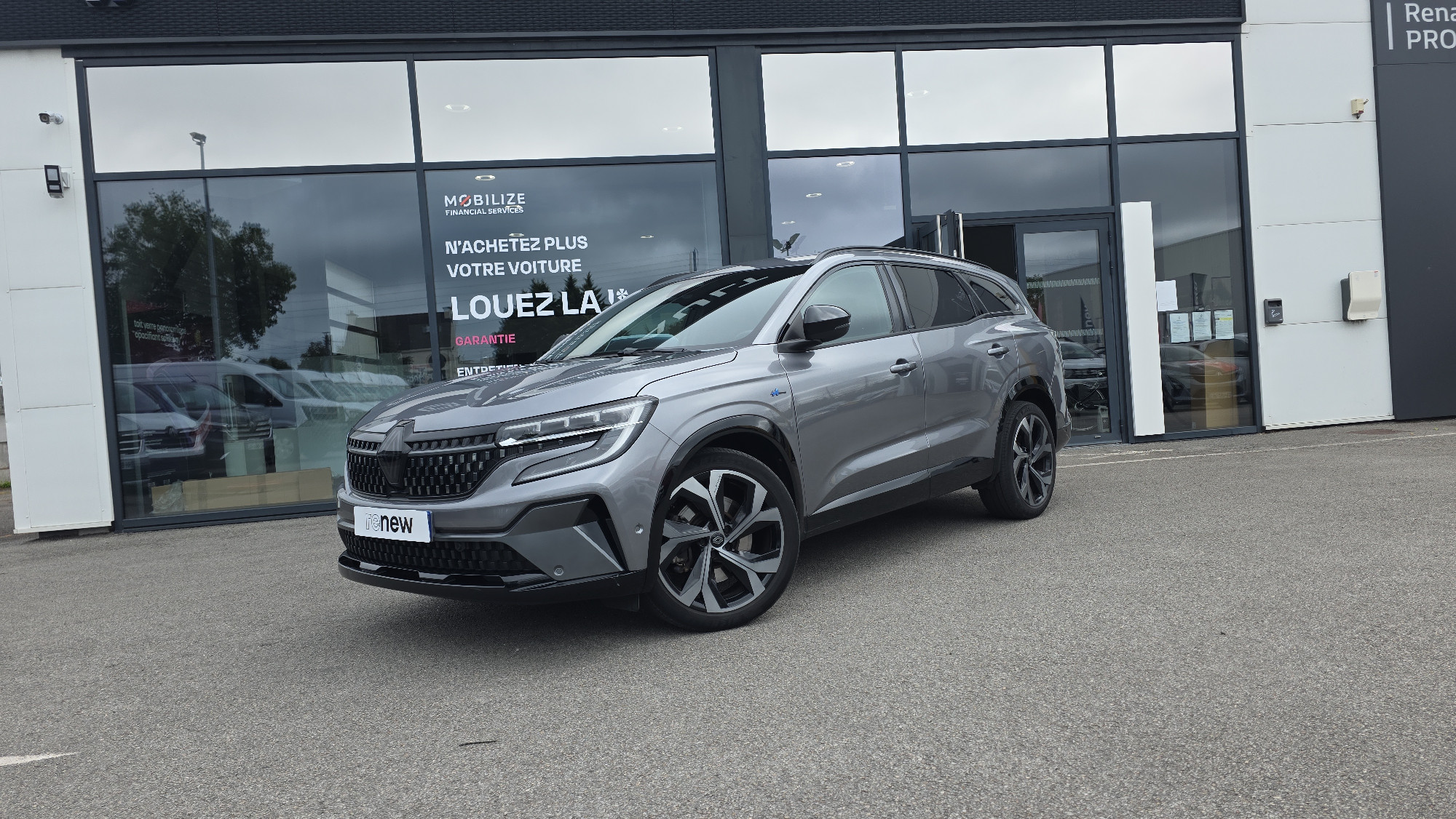 Renault Espace Espace E-Tech hybrid 200 occasion de 2024 en vente à Vannes