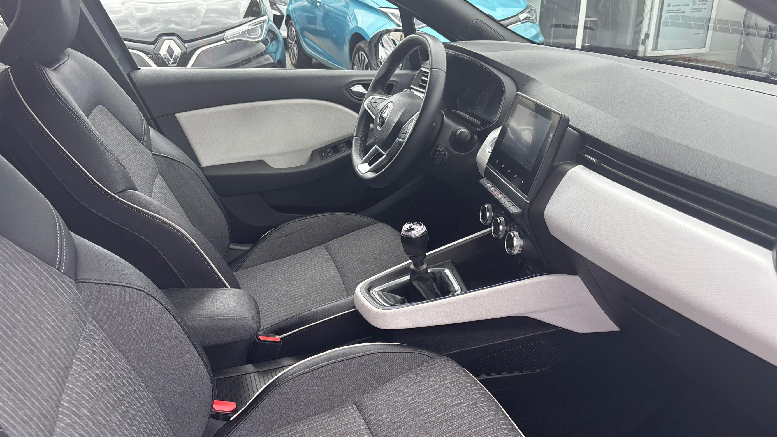 Vente en ligne Renault Clio 5 Clio TCe 140 au prix de 16 860 €
