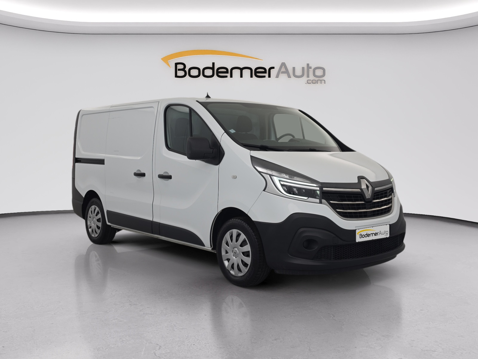 Vente en ligne Renault Trafic 3 Fourgon TRAFIC FGN L1H1 1000 KG DCI 120 au prix de 20 490 €