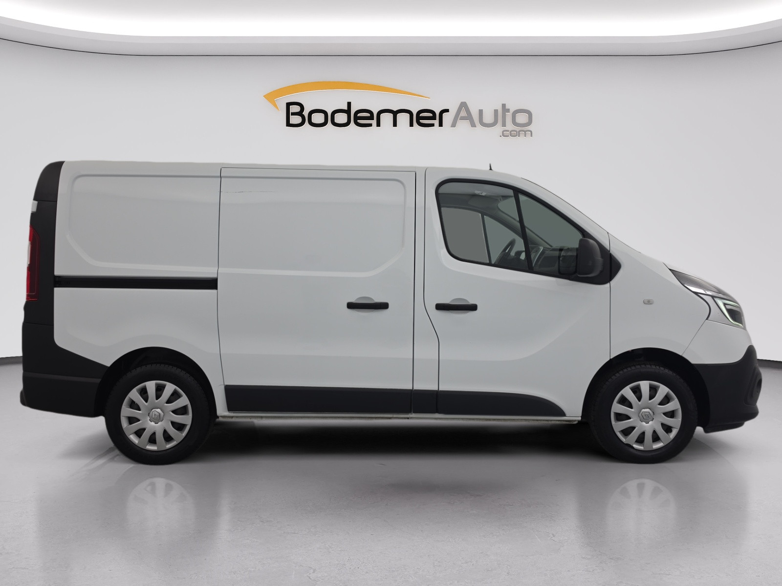 Vente en ligne Renault Trafic 3 Fourgon TRAFIC FGN L1H1 1000 KG DCI 120 au prix de 20 490 €