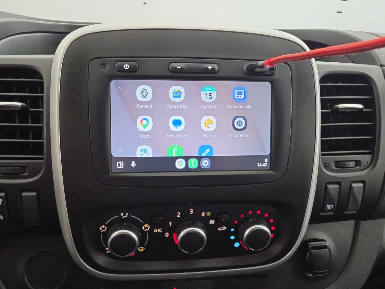 Vente en ligne Renault Trafic 3 Fourgon TRAFIC FGN L1H1 1000 KG DCI 120 au prix de 20 490 €