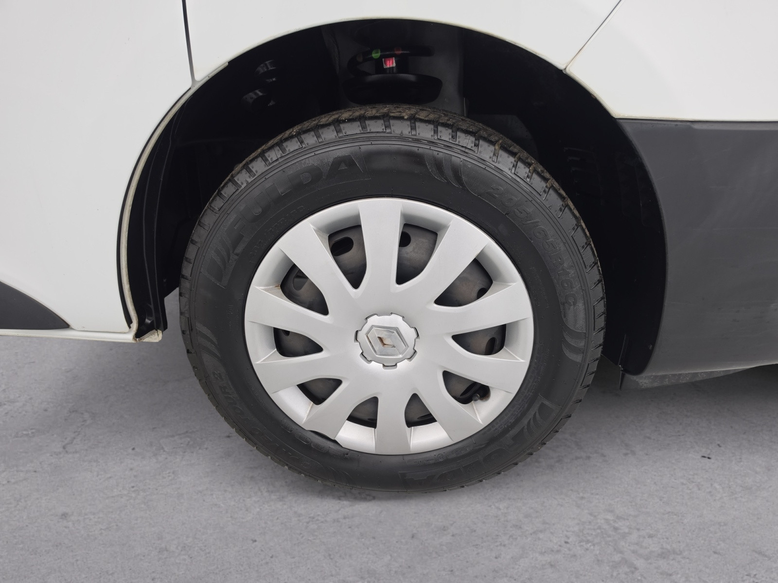 Vente en ligne Renault Trafic 3 Fourgon TRAFIC FGN L1H1 1000 KG DCI 120 au prix de 20 490 €