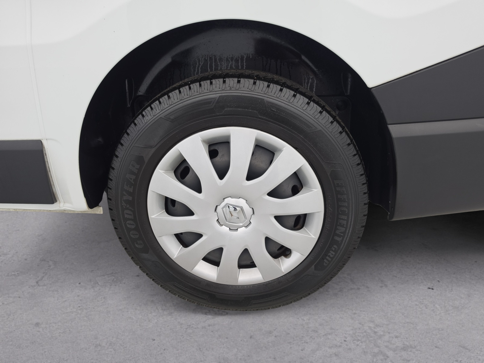 Vente en ligne Renault Trafic 3 Fourgon TRAFIC FGN L1H1 1000 KG DCI 120 au prix de 20 490 €