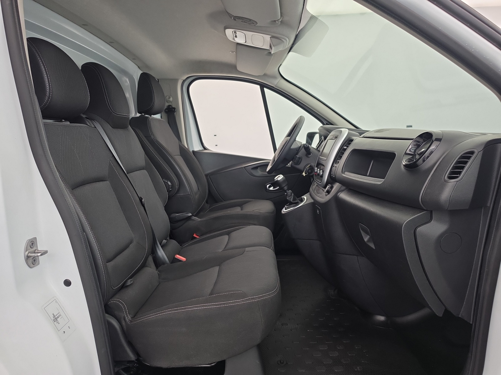 Vente en ligne Renault Trafic 3 Fourgon TRAFIC FGN L1H1 1000 KG DCI 120 au prix de 20 490 €