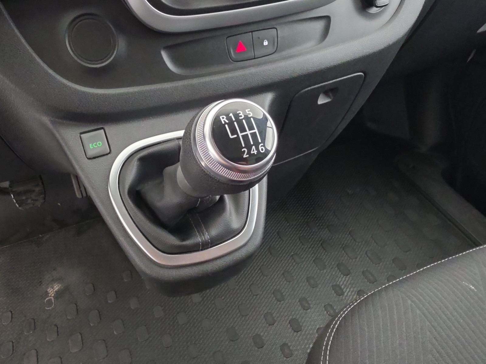 Vente en ligne Renault Trafic 3 Fourgon TRAFIC FGN L1H1 1000 KG DCI 120 au prix de 20 490 €