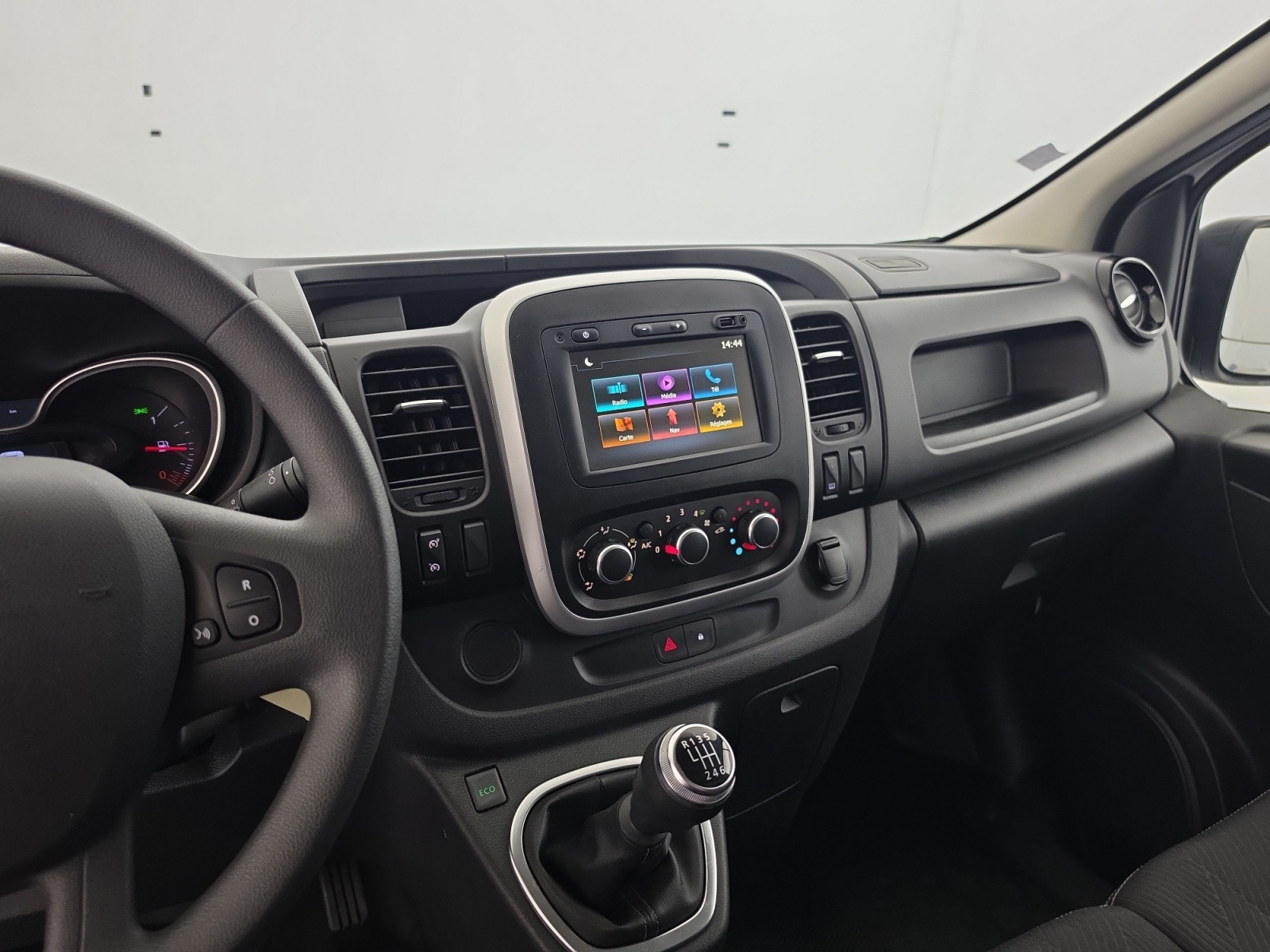 Vente en ligne Renault Trafic 3 Fourgon TRAFIC FGN L1H1 1000 KG DCI 120 au prix de 20 490 €