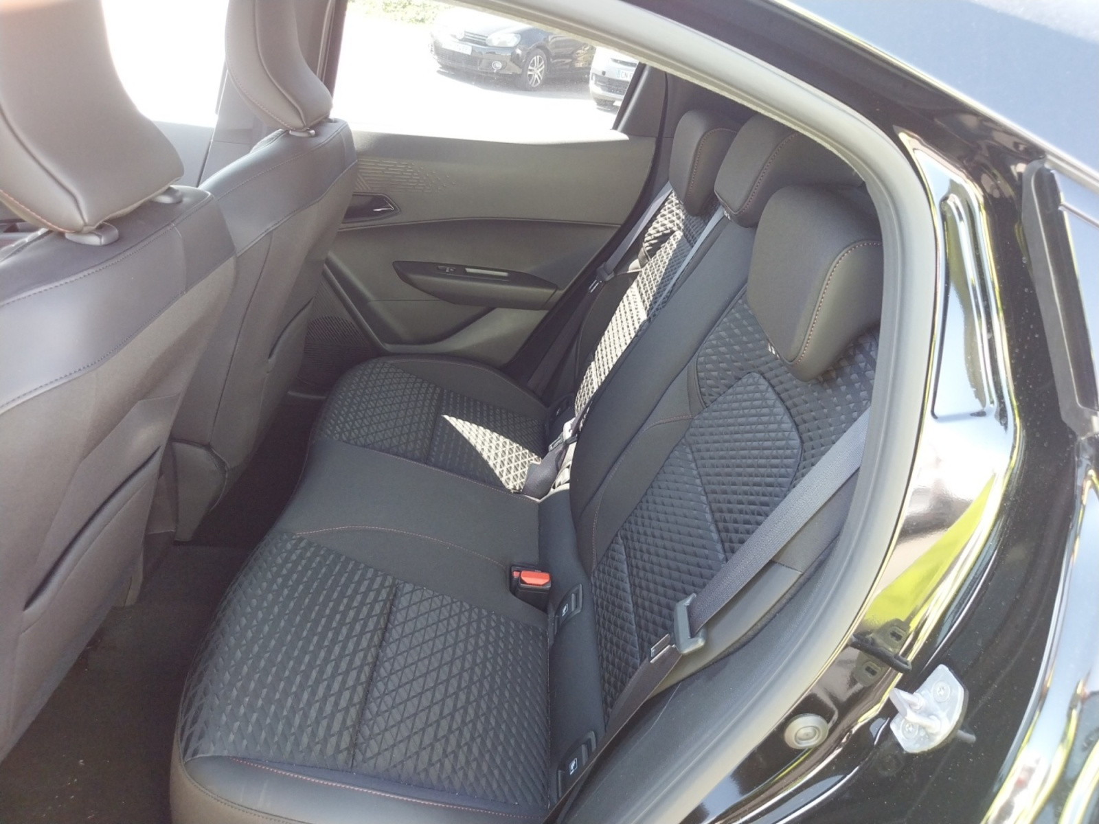 Vente en ligne Renault Clio 6 Clio E-Tech full hybrid 160 ch au prix de 27 290 €