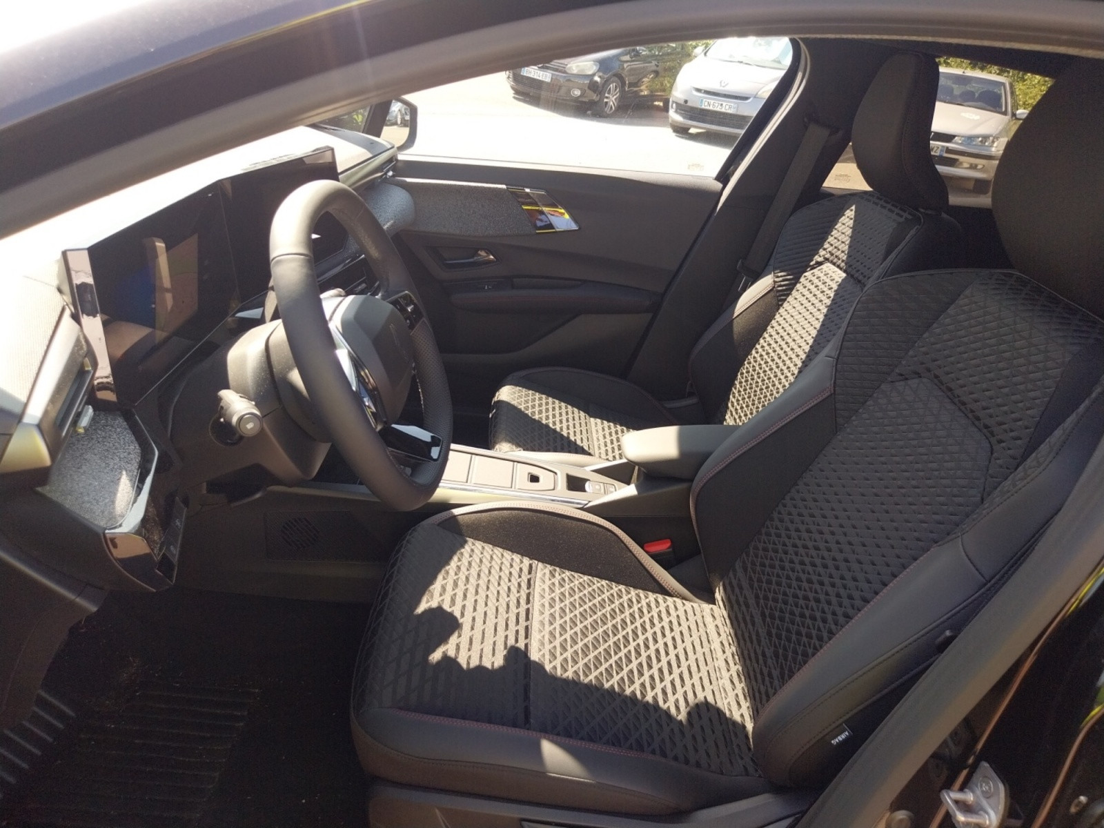 Vente en ligne Renault Clio 6 Clio E-Tech full hybrid 160 ch au prix de 27 290 €