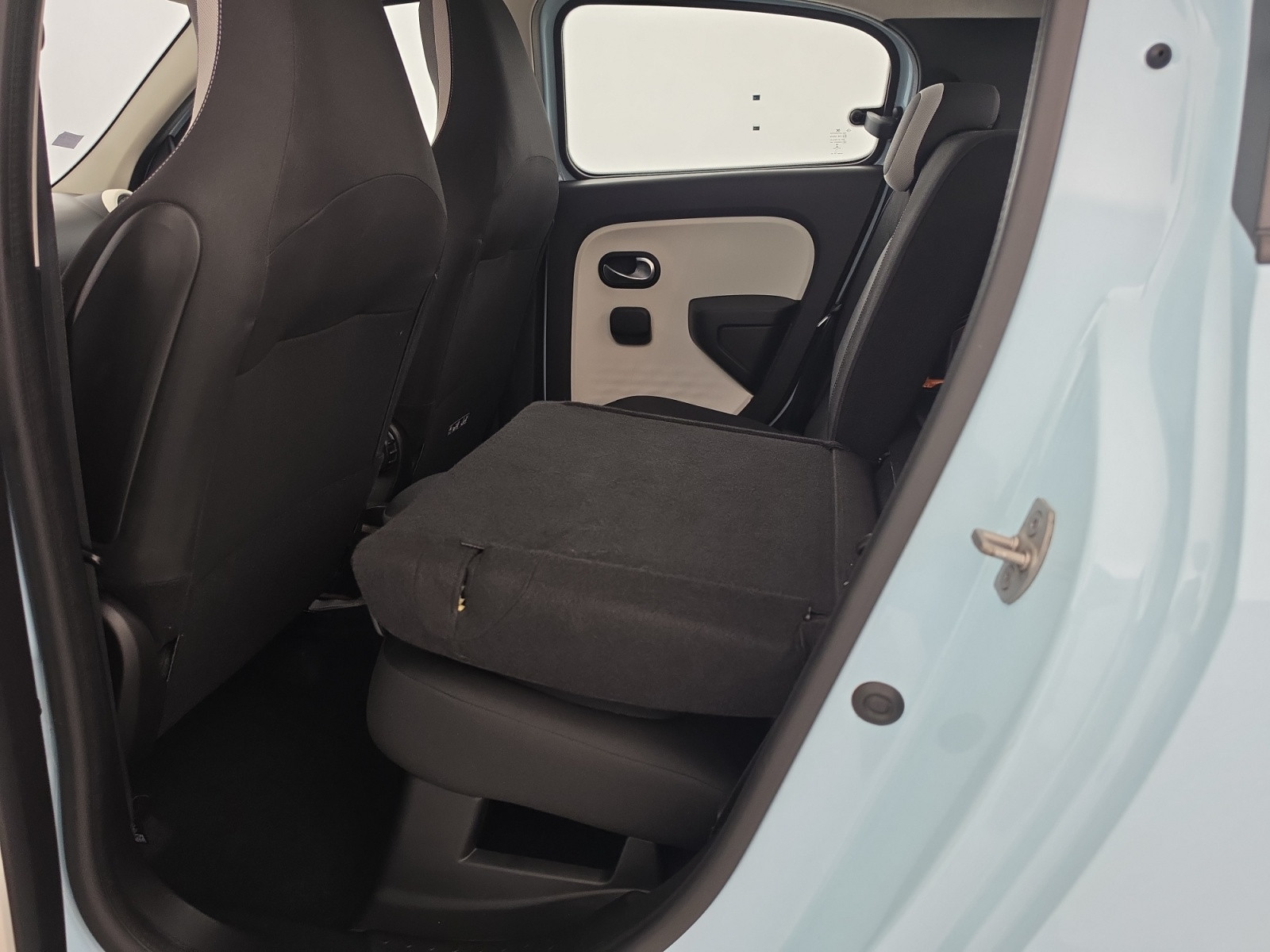 Vente en ligne Renault Twingo 3  0.9 TCe 90 au prix de 11 490 €