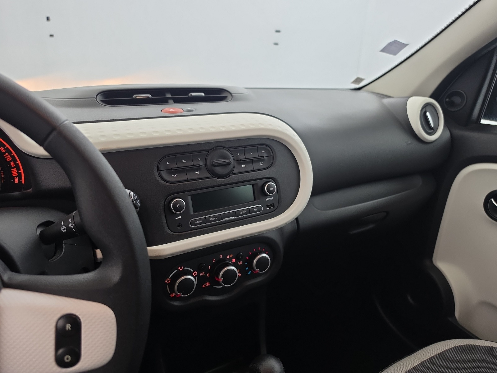 Vente en ligne Renault Twingo 3  0.9 TCe 90 au prix de 11 490 €