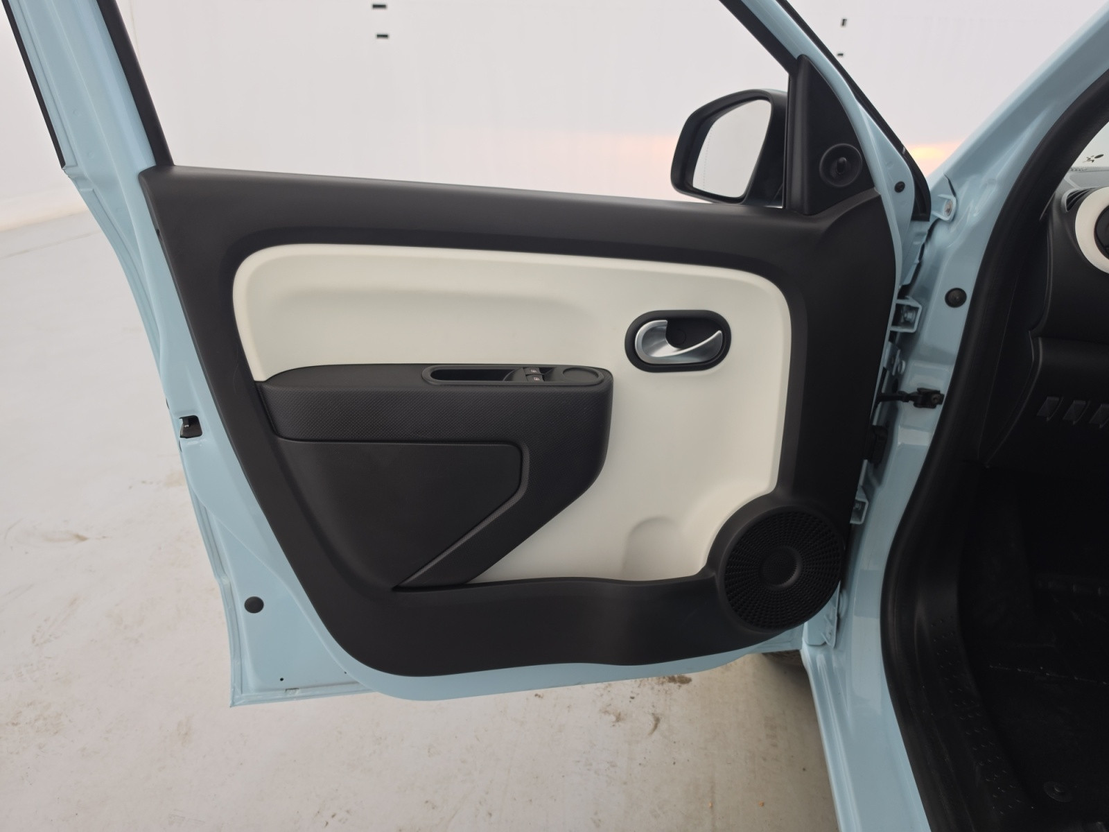 Vente en ligne Renault Twingo 3  0.9 TCe 90 au prix de 11 490 €