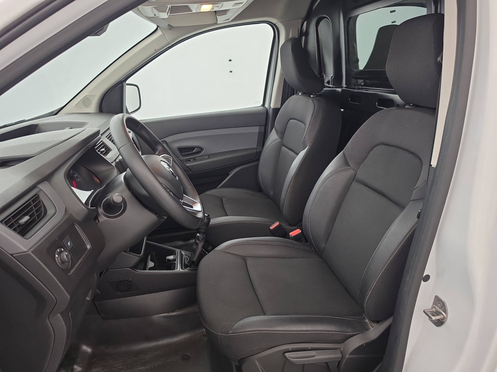 Renault Express Van  BLUE DCI 95 - 22 occasion de 2024 en vente à Vannes