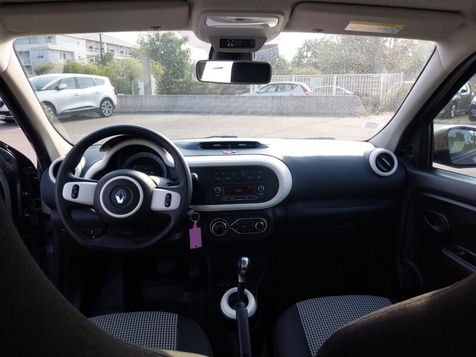Vente en ligne Renault Twingo Electrique Twingo III E-Tech au prix de 10 990 €