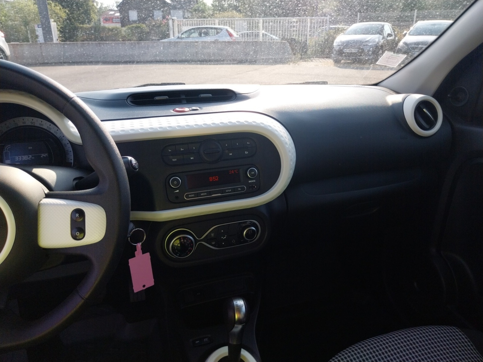 Vente en ligne Renault Twingo Electrique Twingo III E-Tech au prix de 10 990 €