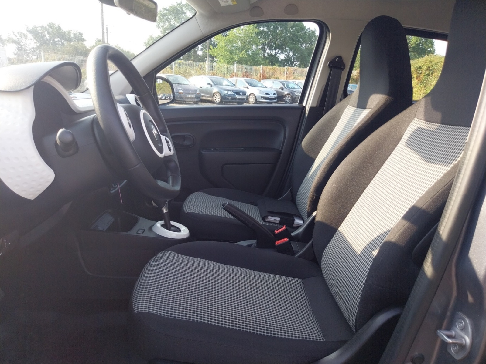 Vente en ligne Renault Twingo Electrique Twingo III E-Tech au prix de 10 990 €
