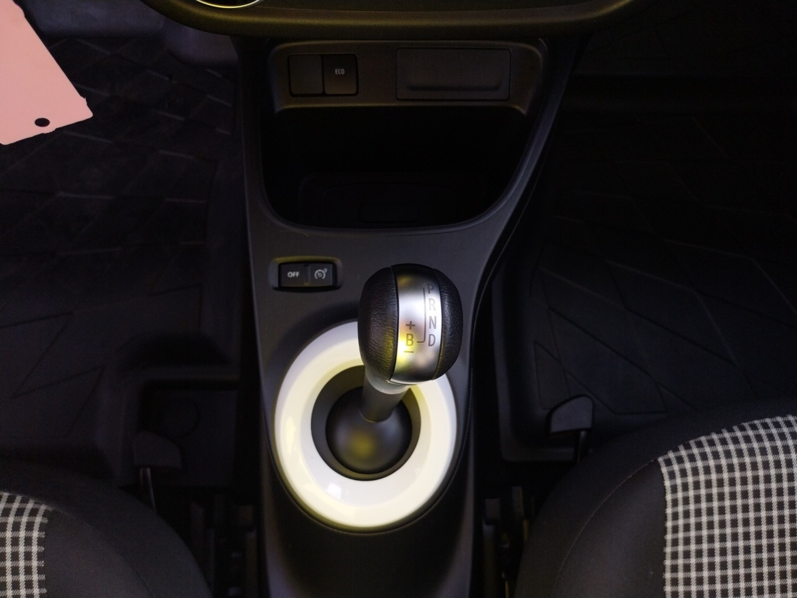 Vente en ligne Renault Twingo Electrique Twingo III E-Tech au prix de 10 990 €