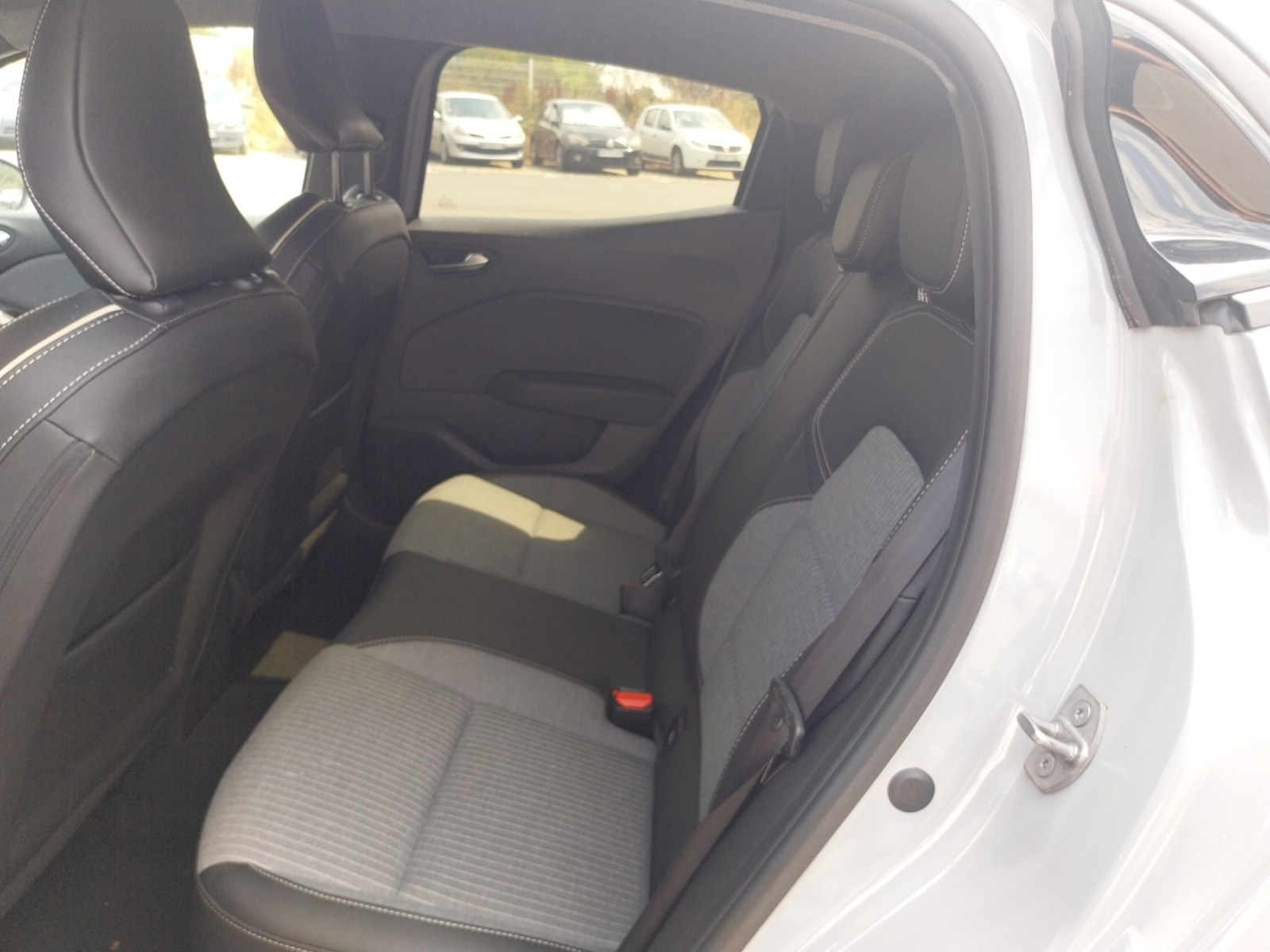 Vente en ligne Renault Clio 5 Clio E-Tech full hybrid 145 ch GSR2 au prix de 20 990 €