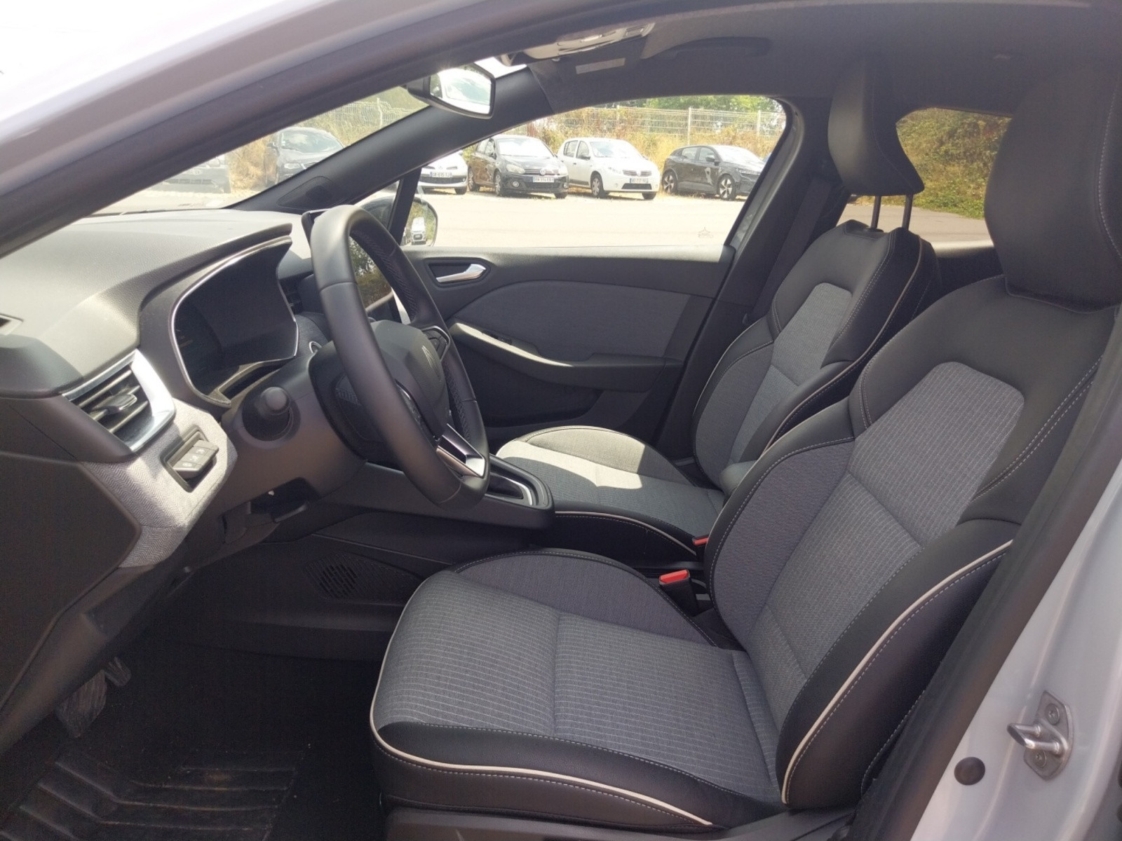 Vente en ligne Renault Clio 5 Clio E-Tech full hybrid 145 ch GSR2 au prix de 20 990 €