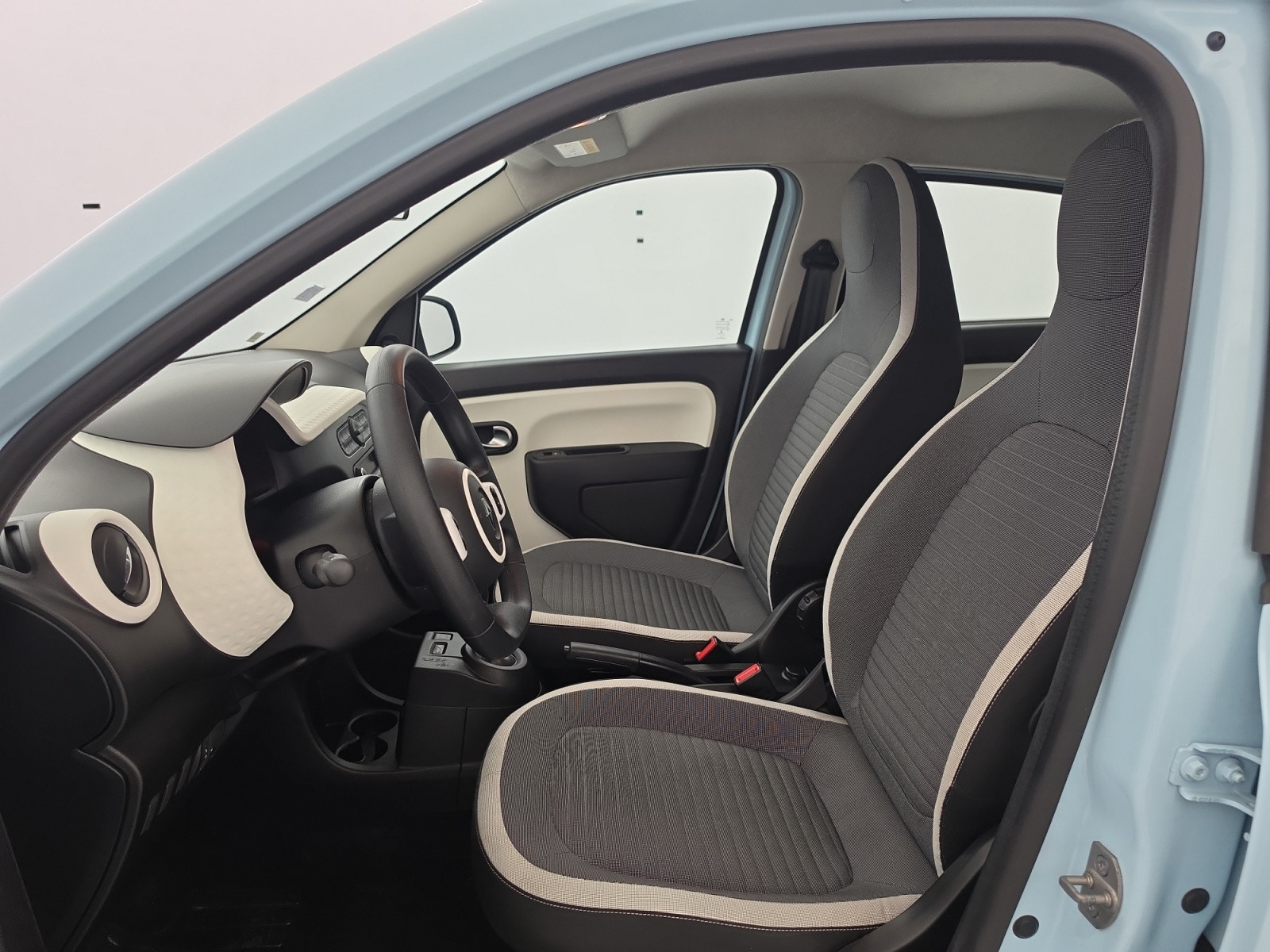 Vente en ligne Renault Twingo 3  0.9 TCe 90 au prix de 11 490 €