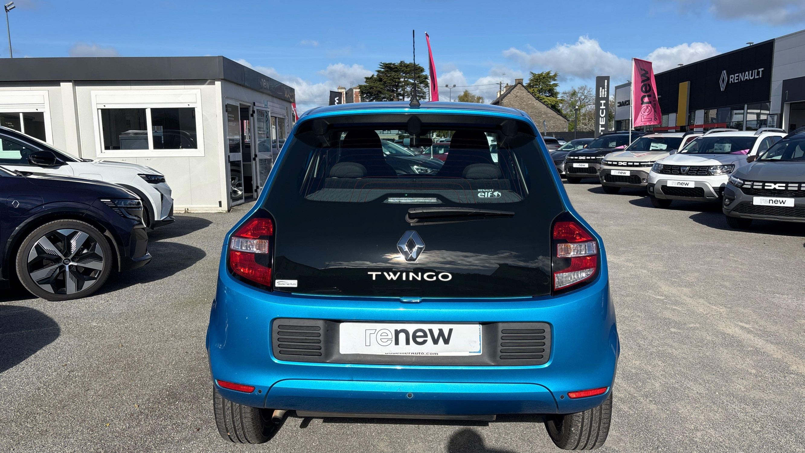 Vente en ligne Renault Twingo 3  1.0 SCe 70 eco2 au prix de 8 390 €