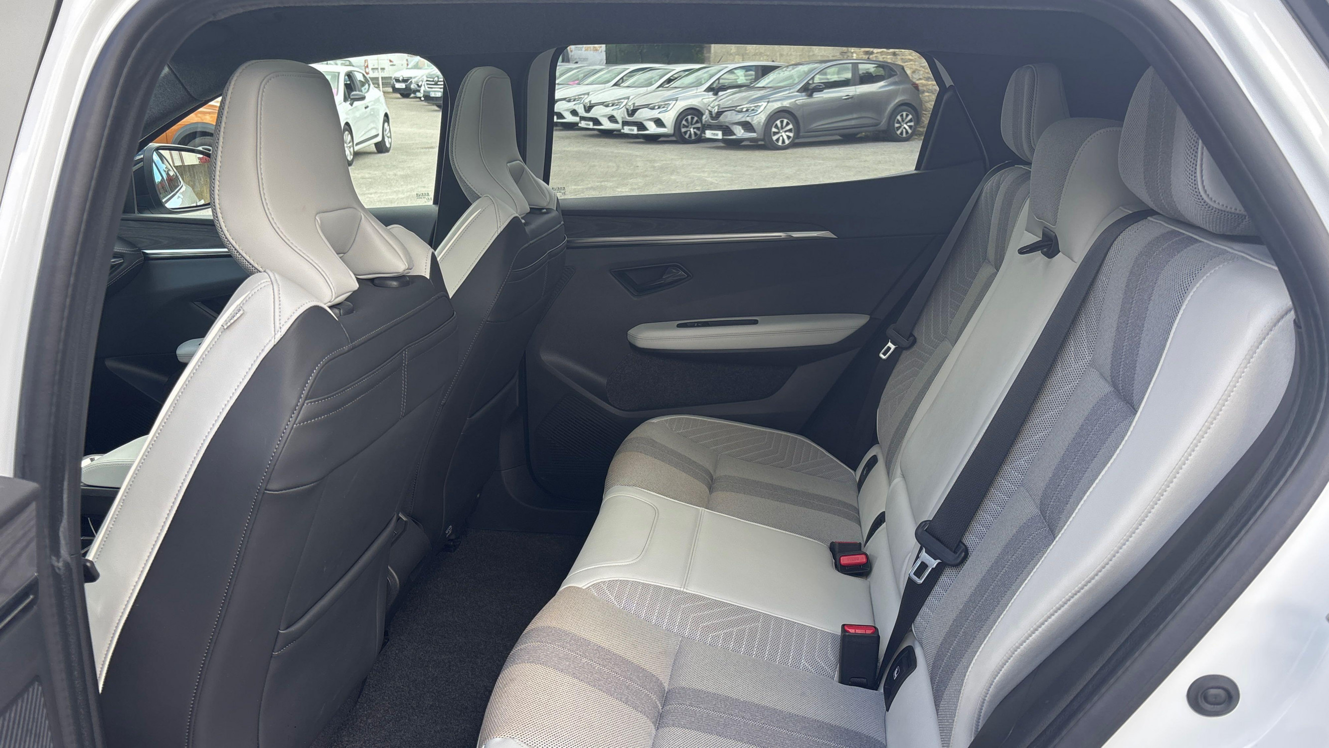 Vente en ligne Renault Scenic E-Tech  220 ch grande autonomie au prix de 40 490 €