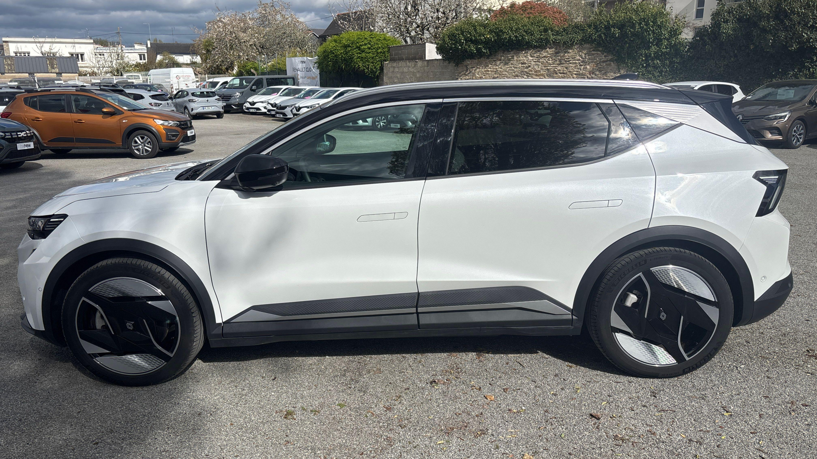 Vente en ligne Renault Scenic E-Tech  220 ch grande autonomie au prix de 40 490 €