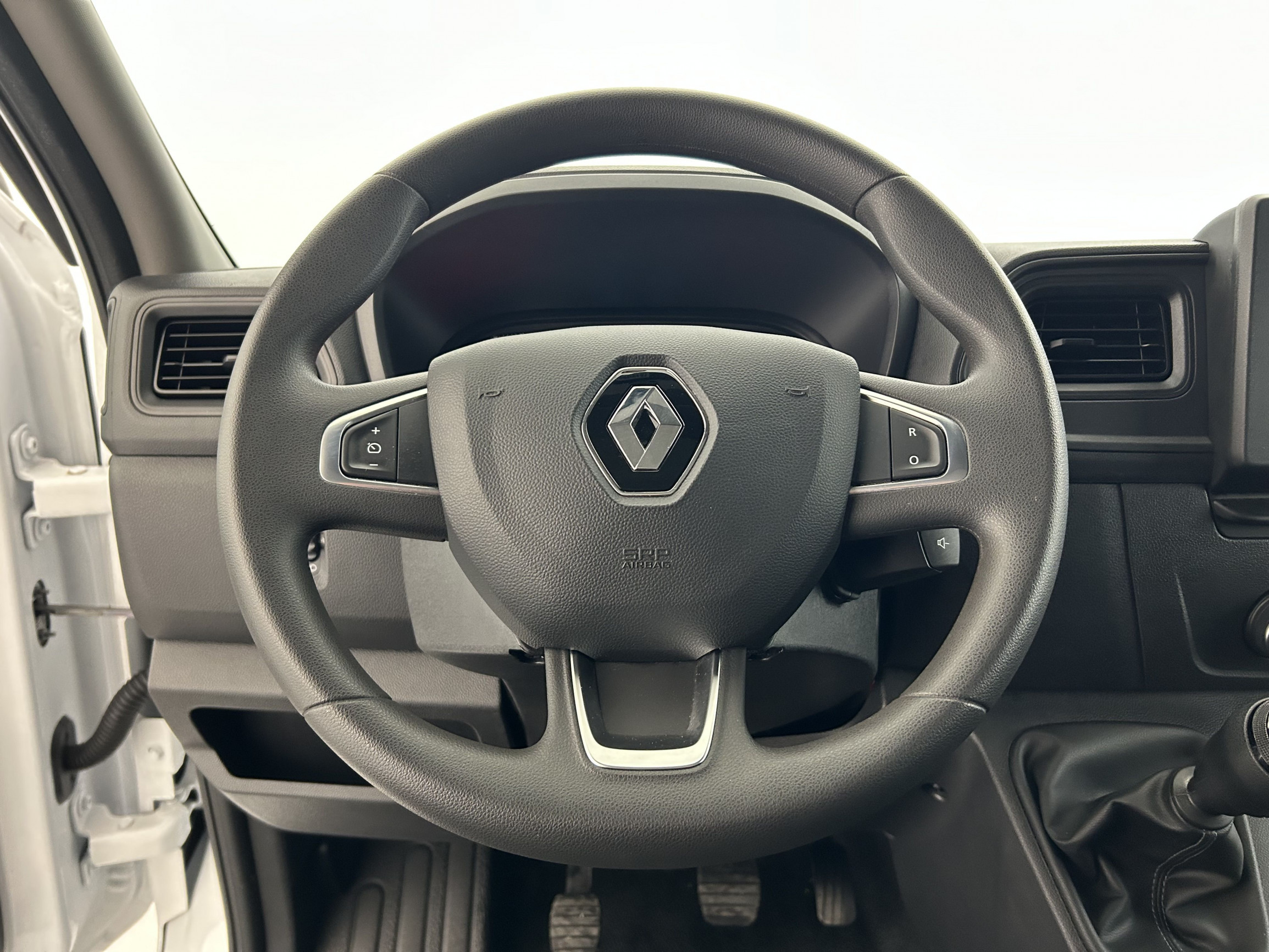 Vente en ligne Renault Master Fourgon MASTER FGN TRAC F3500 L3H3 BLUE DCI 135 au prix de 26 990 €