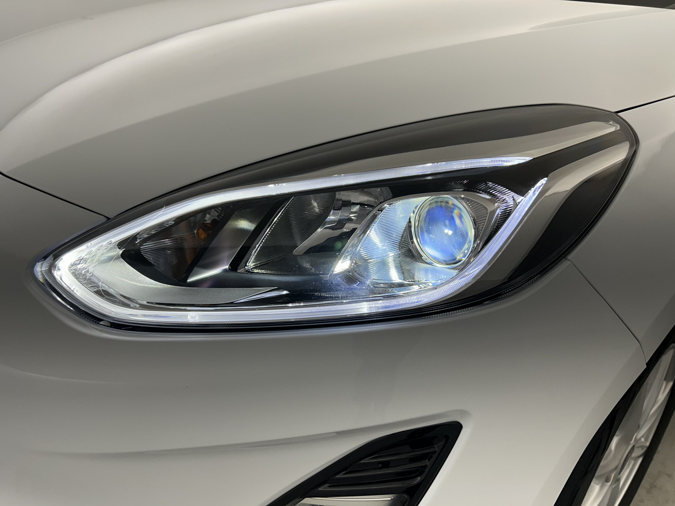 Vente en ligne Ford Fiesta  1.1 75 ch BVM5 au prix de 12 570 €