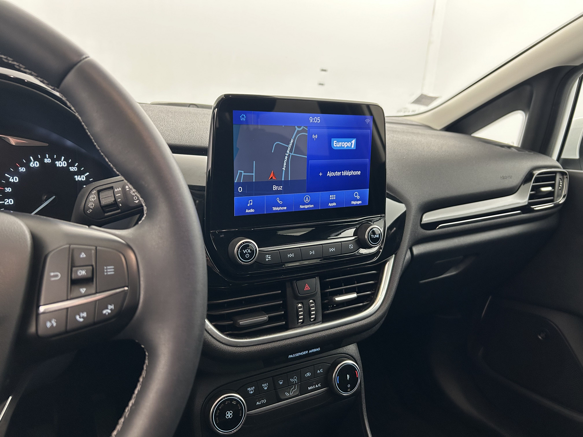 Vente en ligne Ford Fiesta  1.1 75 ch BVM5 au prix de 12 570 €