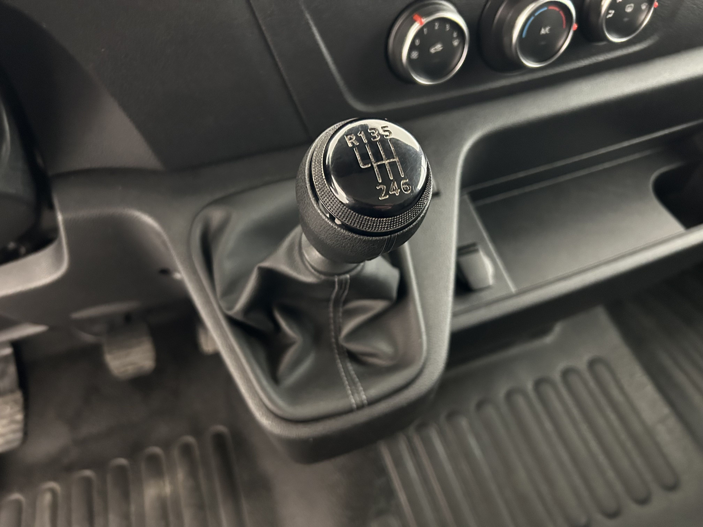 Vente en ligne Renault Master Fourgon MASTER FGN TRAC F3500 L3H3 BLUE DCI 135 au prix de 26 970 €