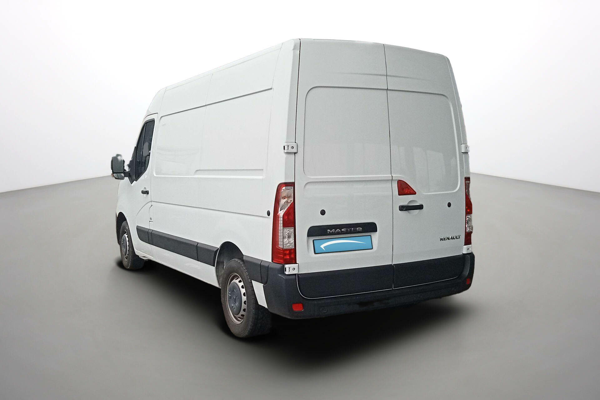 Vente en ligne Renault Master Fourgon MASTER FGN TRAC F3500 L2H2 BLUE DCI 135 au prix de 23 990 €