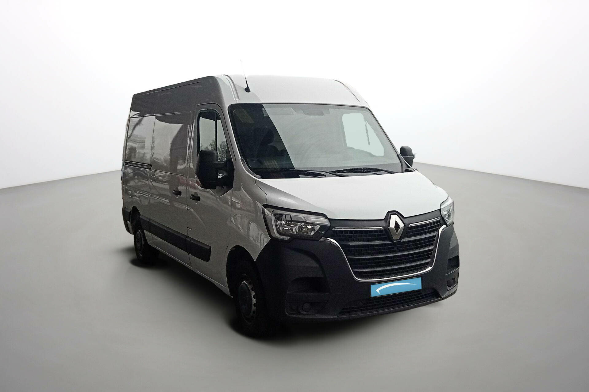 Vente en ligne Renault Master Fourgon MASTER FGN TRAC F3500 L2H2 BLUE DCI 135 au prix de 23 990 €