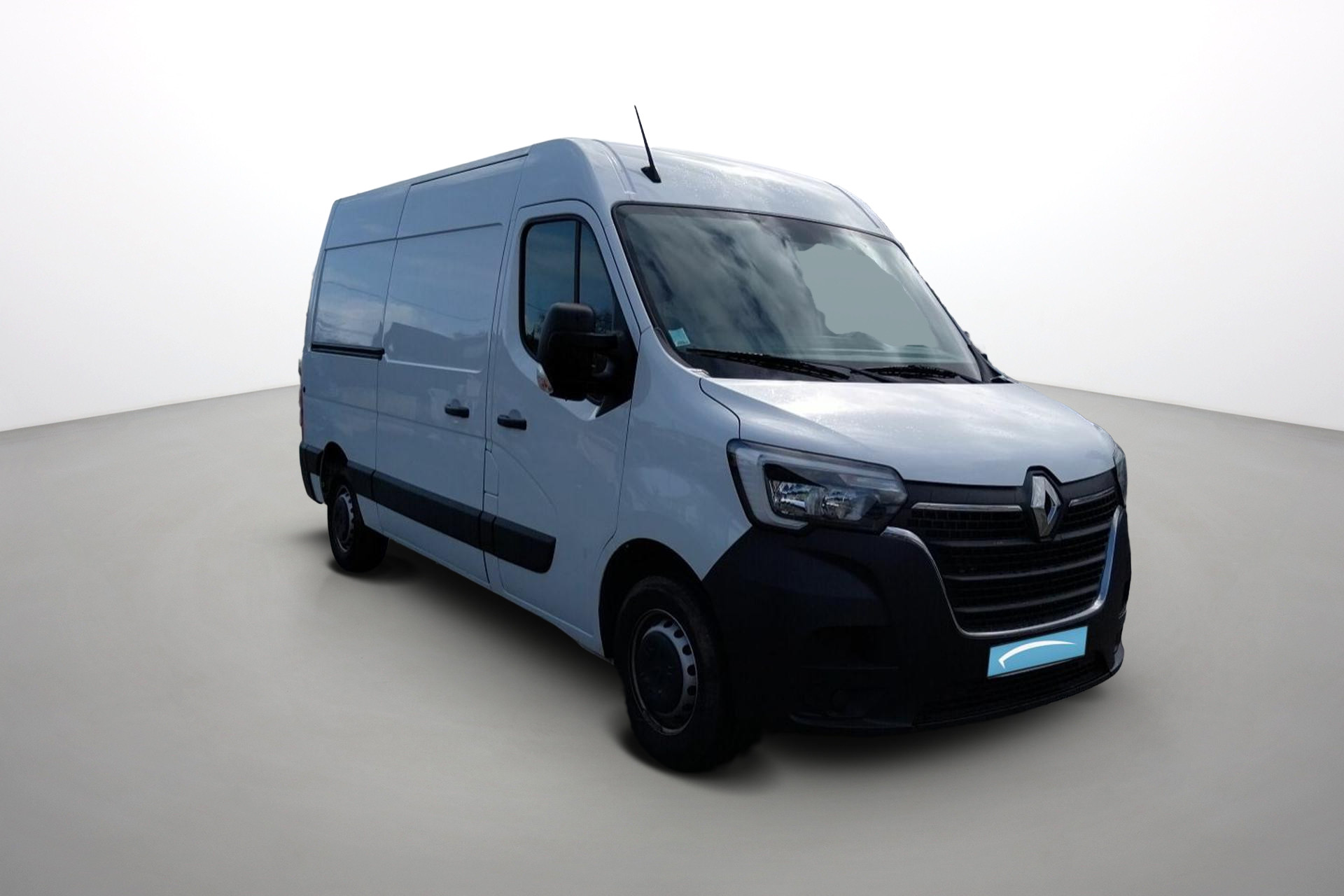 Vente en ligne Renault Master Fourgon MASTER FGN TRAC F3500 L2H2 BLUE DCI 135 au prix de 25 890 €