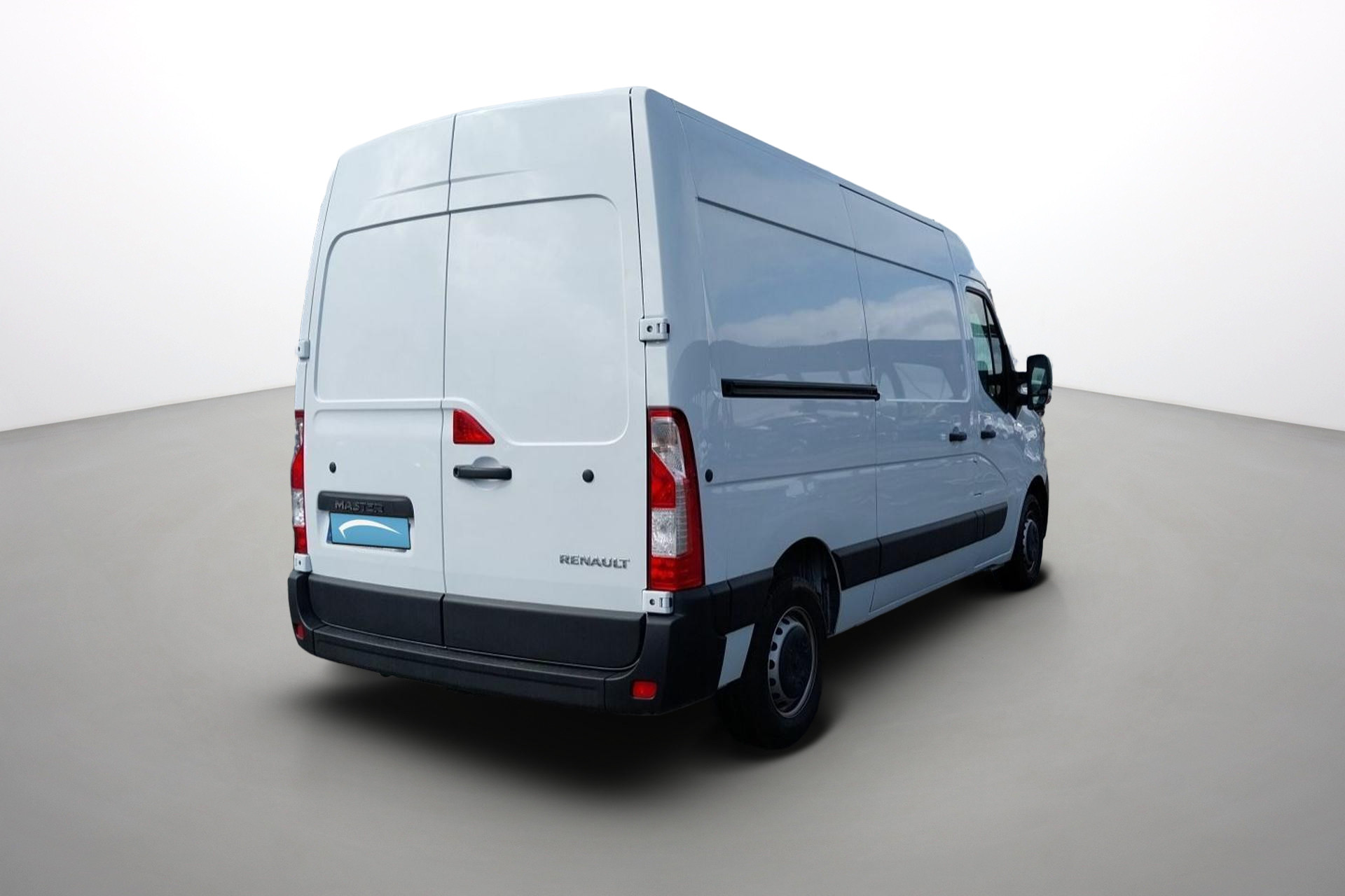 Vente en ligne Renault Master Fourgon MASTER FGN TRAC F3500 L2H2 BLUE DCI 135 au prix de 25 890 €