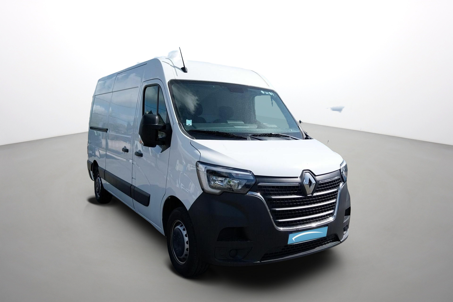 Vente en ligne Renault Master Fourgon MASTER FGN TRAC F3500 L2H2 BLUE DCI 135 au prix de 26 290 €