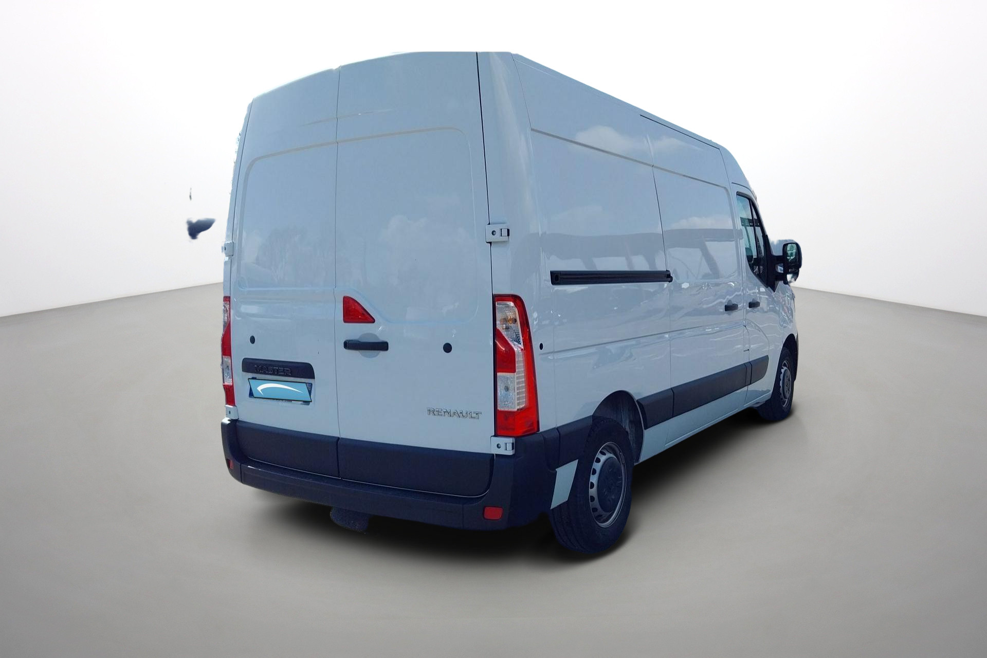 Vente en ligne Renault Master Fourgon MASTER FGN TRAC F3500 L2H2 BLUE DCI 135 au prix de 26 290 €
