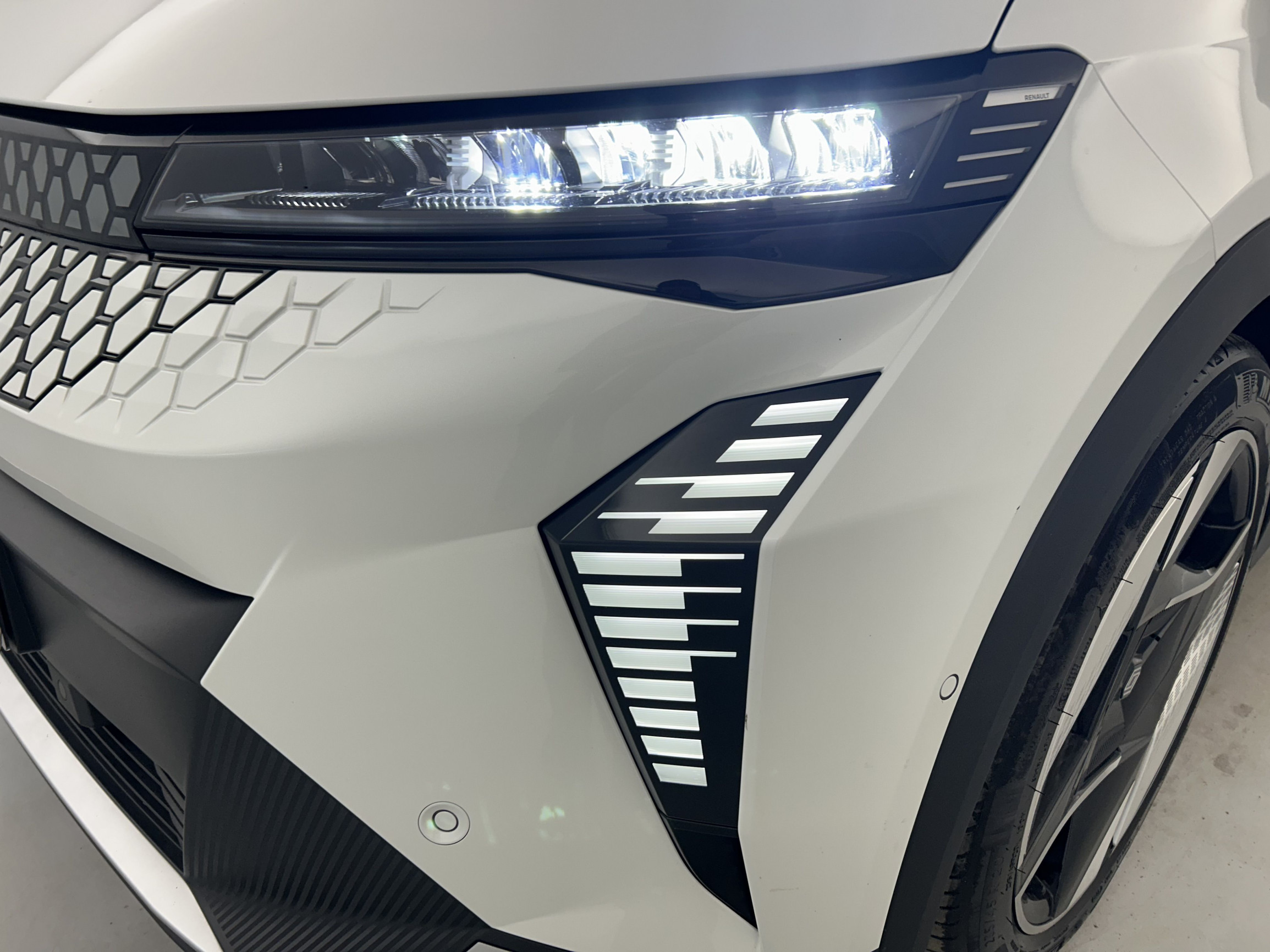 Vente en ligne Renault Scenic E-Tech  220 ch grande autonomie au prix de 39 490 €