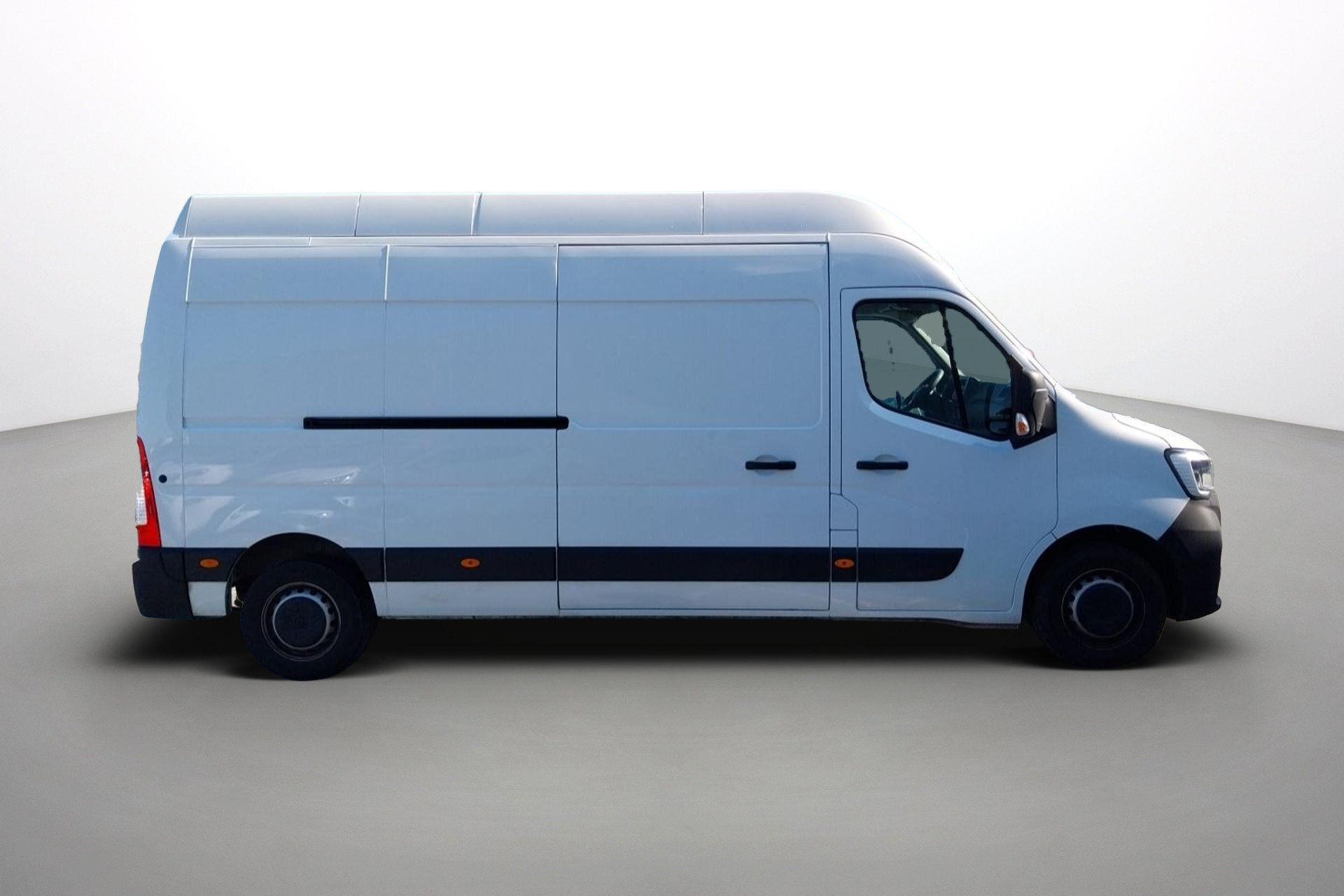 Vente en ligne Renault Master Fourgon MASTER FGN TRAC F3500 L3H3 BLUE DCI 135 au prix de 26 970 €