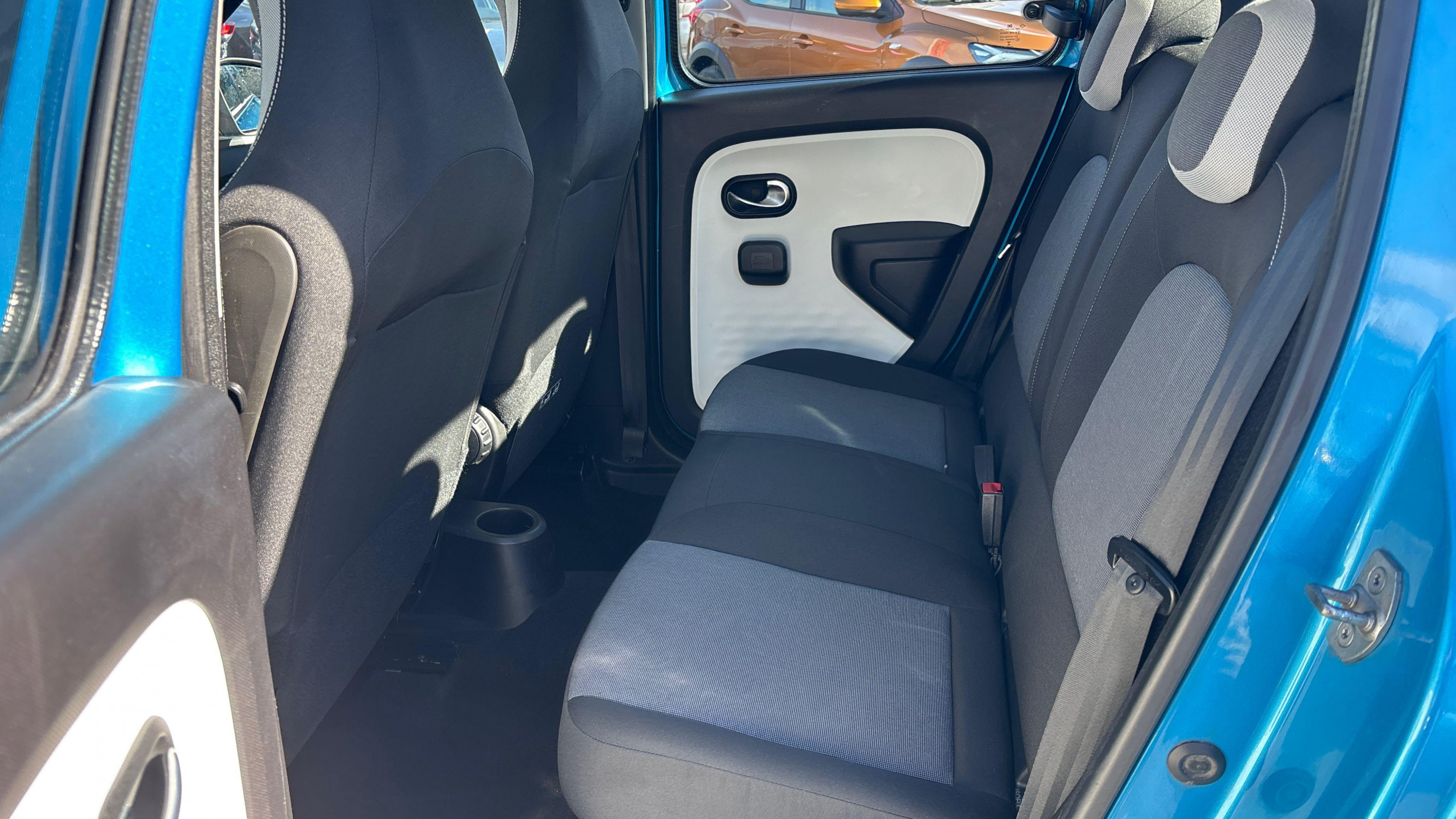 Vente en ligne Renault Twingo 3  1.0 SCe 70 eco2 au prix de 8 390 €