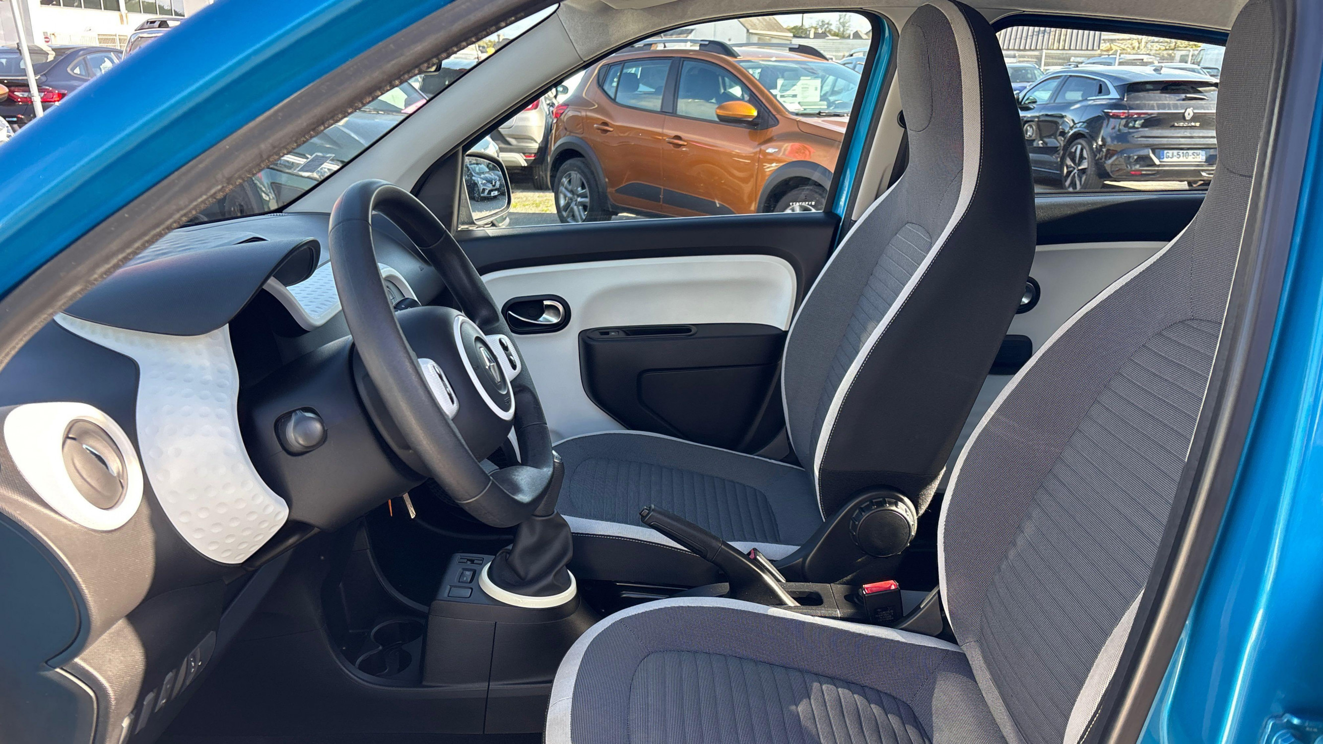 Vente en ligne Renault Twingo 3  1.0 SCe 70 eco2 au prix de 8 390 €