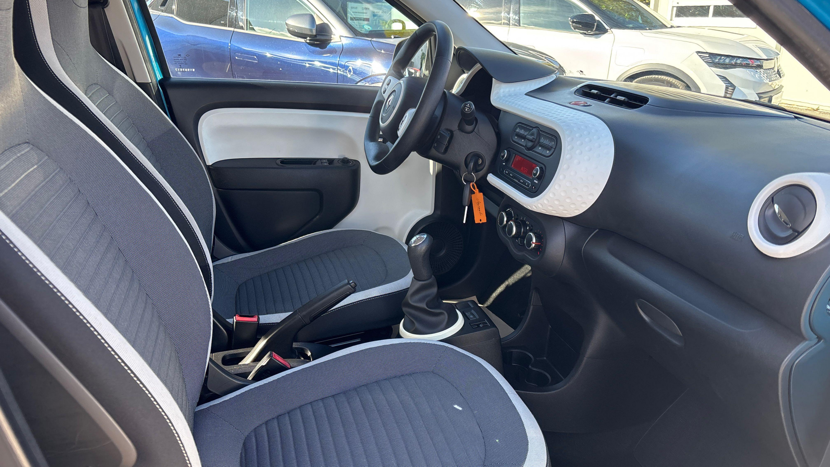 Vente en ligne Renault Twingo 3  1.0 SCe 70 eco2 au prix de 8 390 €