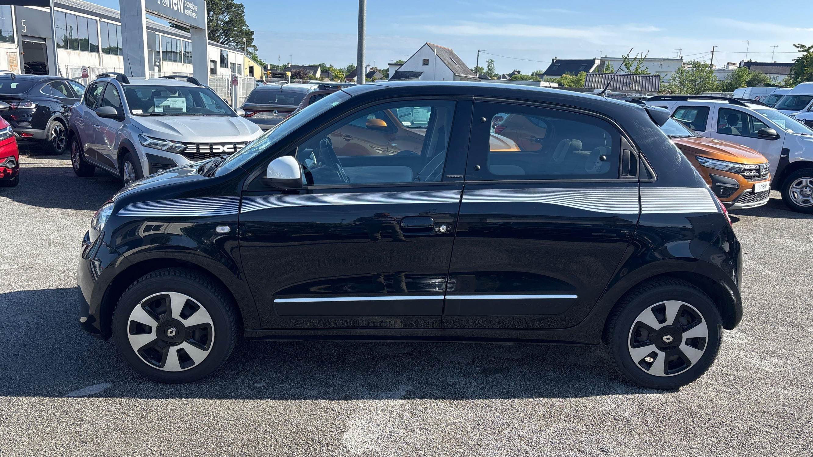 Vente en ligne Renault Twingo 3  1.0 SCe 70 au prix de 11 990 €