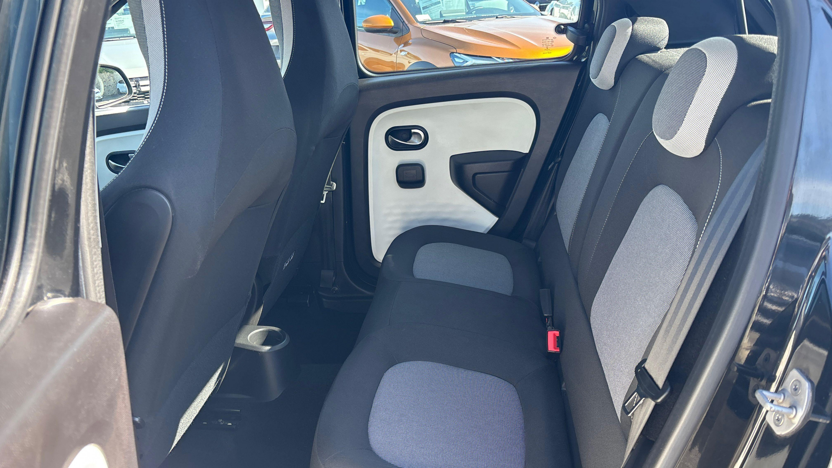 Vente en ligne Renault Twingo 3  1.0 SCe 70 au prix de 11 990 €