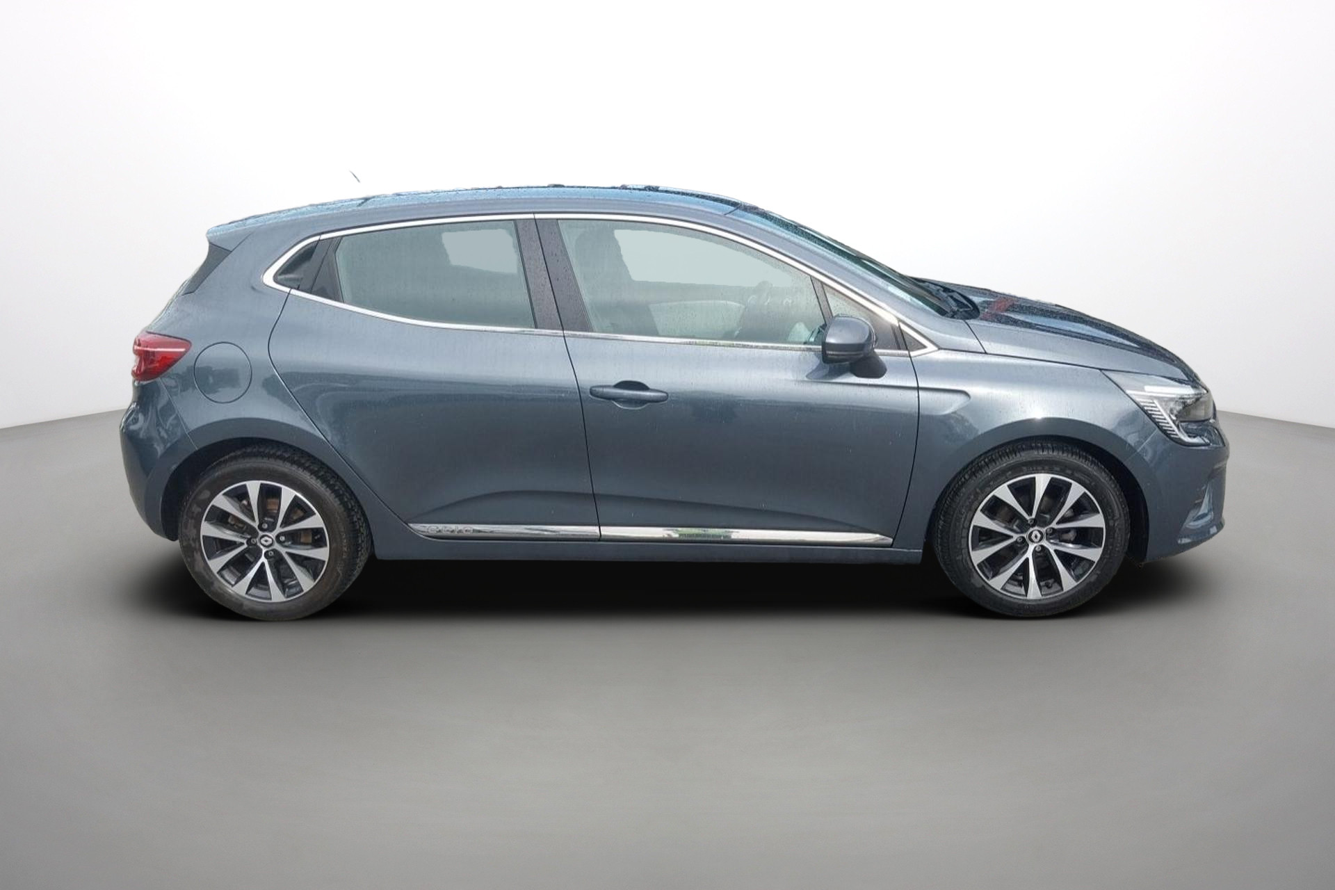 Vente en ligne Renault Clio 5 Clio TCe 90 - 21N au prix de 15 290 €