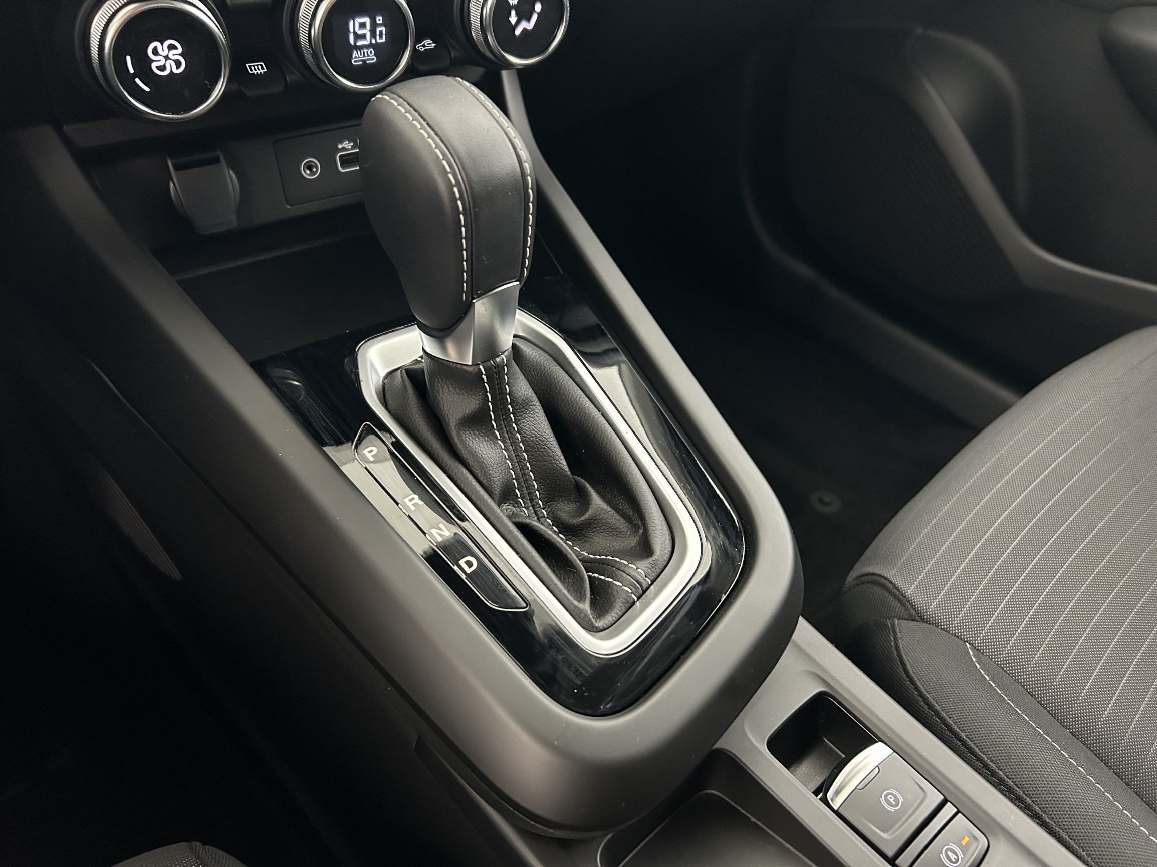 Vente en ligne Renault Arkana  mild hybrid 140 EDC GSR2 au prix de 19 270 €