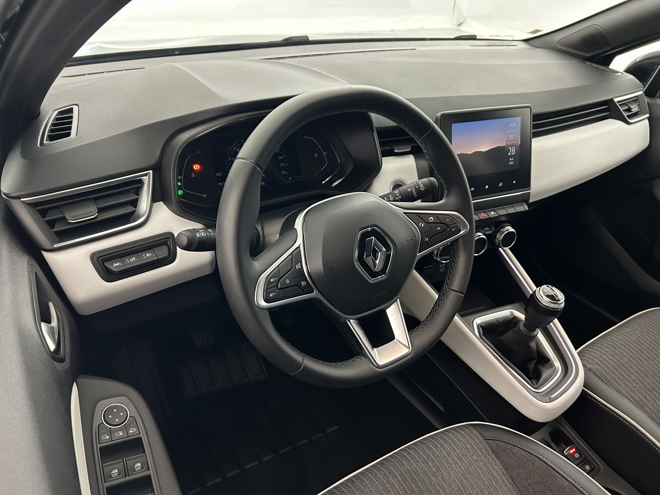 Renault Clio 5 Clio TCe 90 occasion de 2023 en vente à Vannes