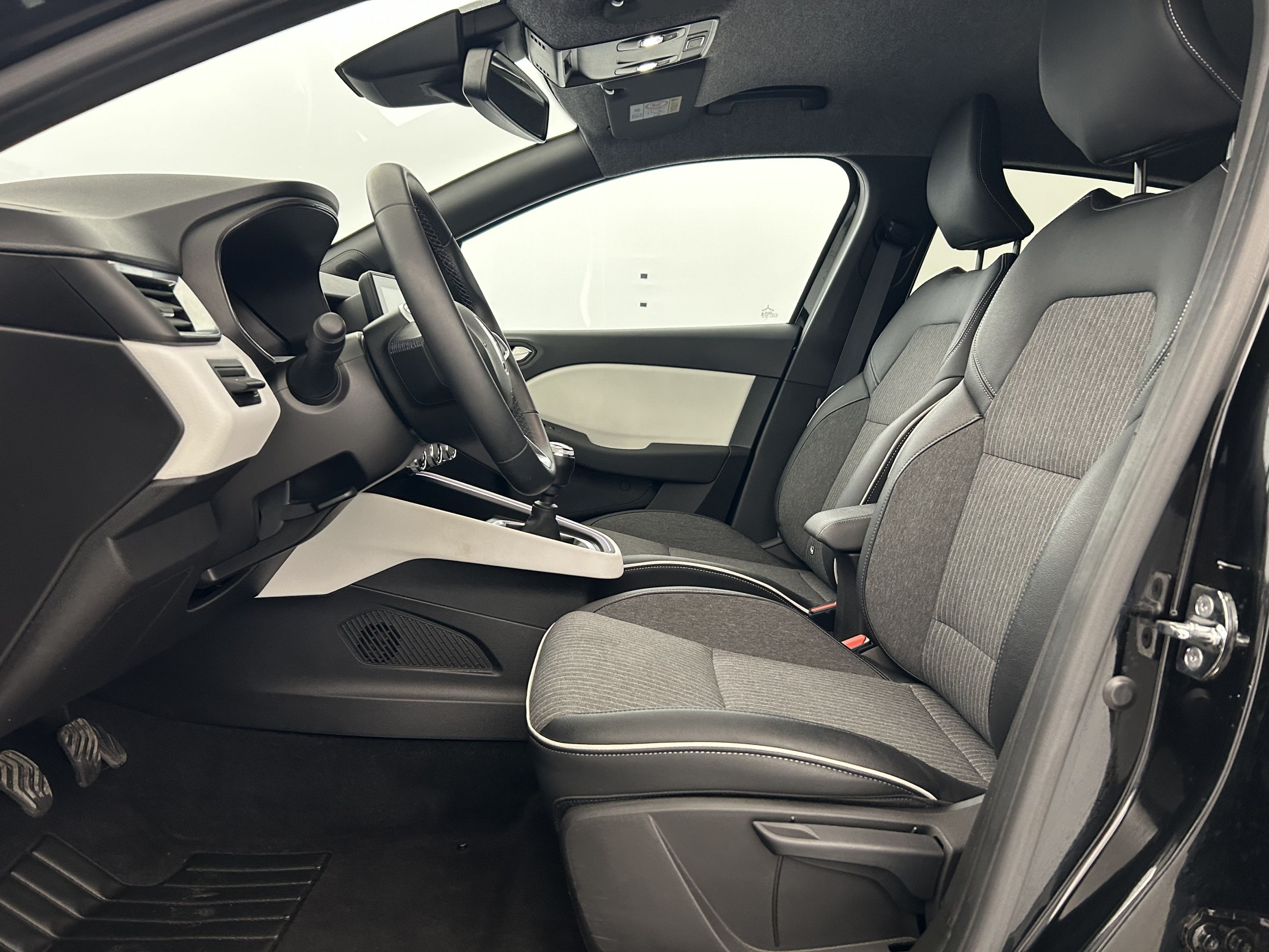 Vente en ligne Renault Clio 5 Clio TCe 90 au prix de 13 870 €