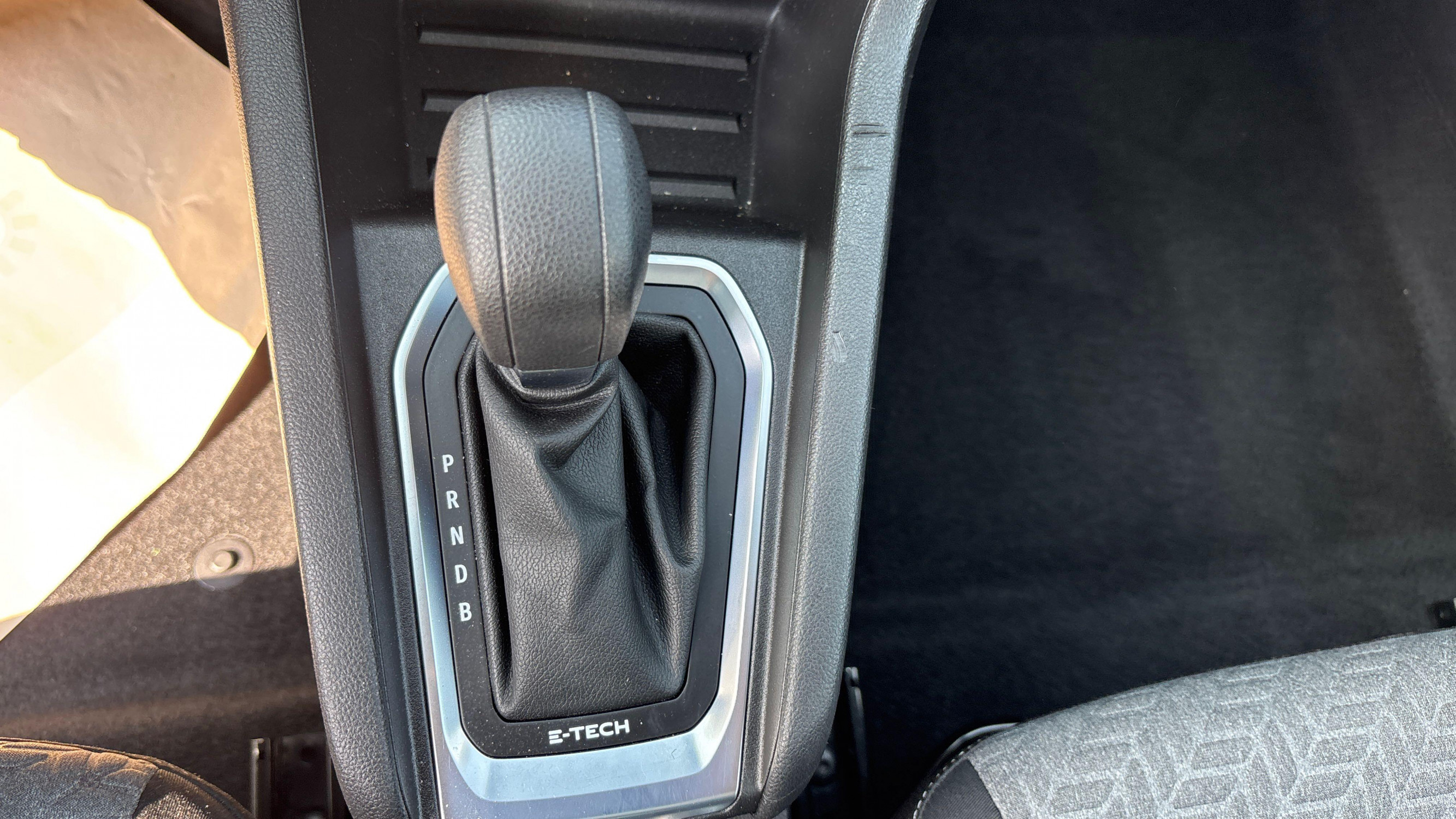 Vente en ligne Renault Clio 5 Clio E-Tech 140 - 21N au prix de 14 790 €